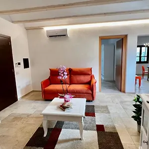 Casa Di Natalie Girasole